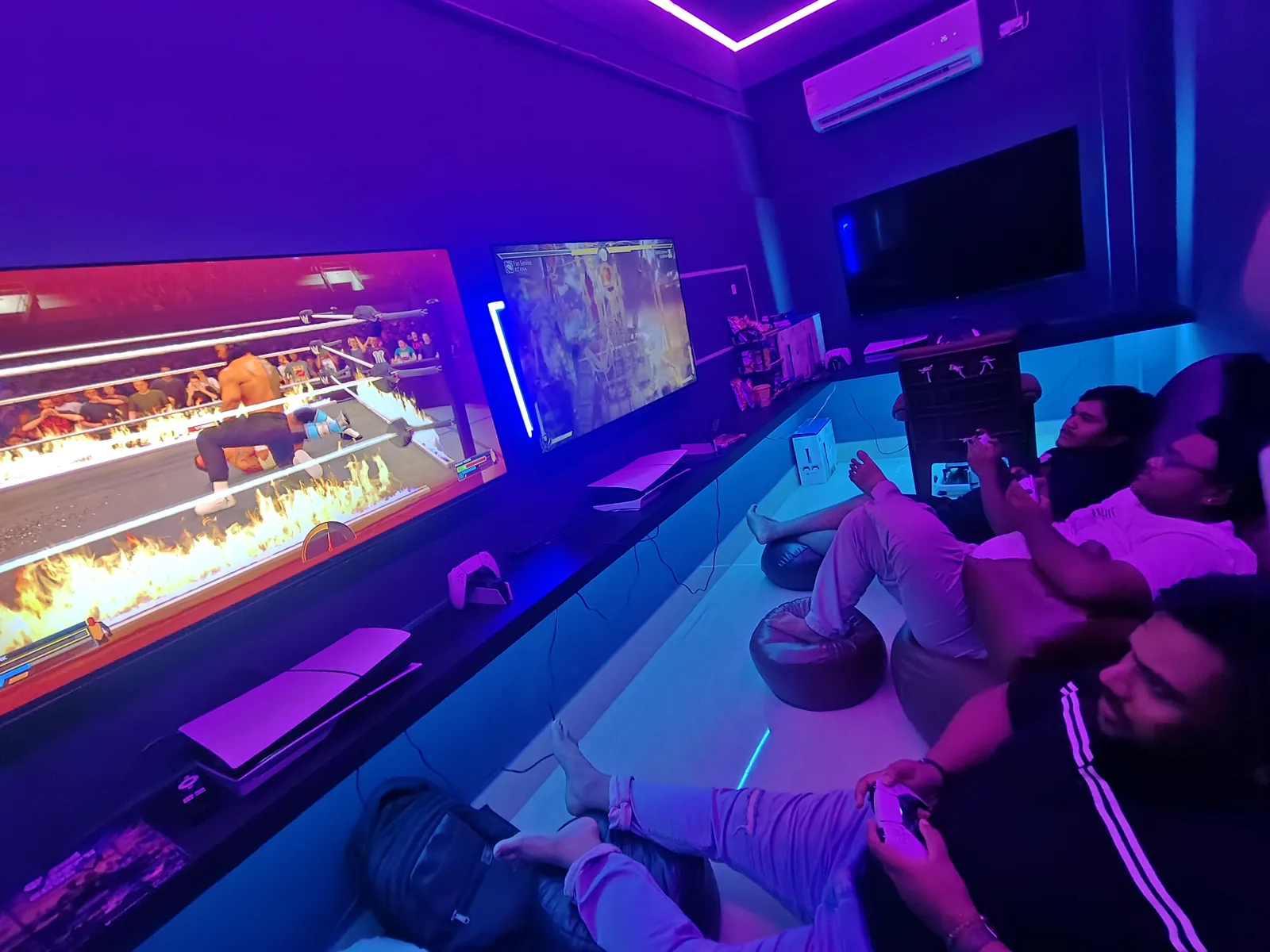 Group gaming session at Mahakaal Gaming Arena in Kolkata